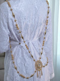 Bijou de Dos Caftan – Raffinement Oriental