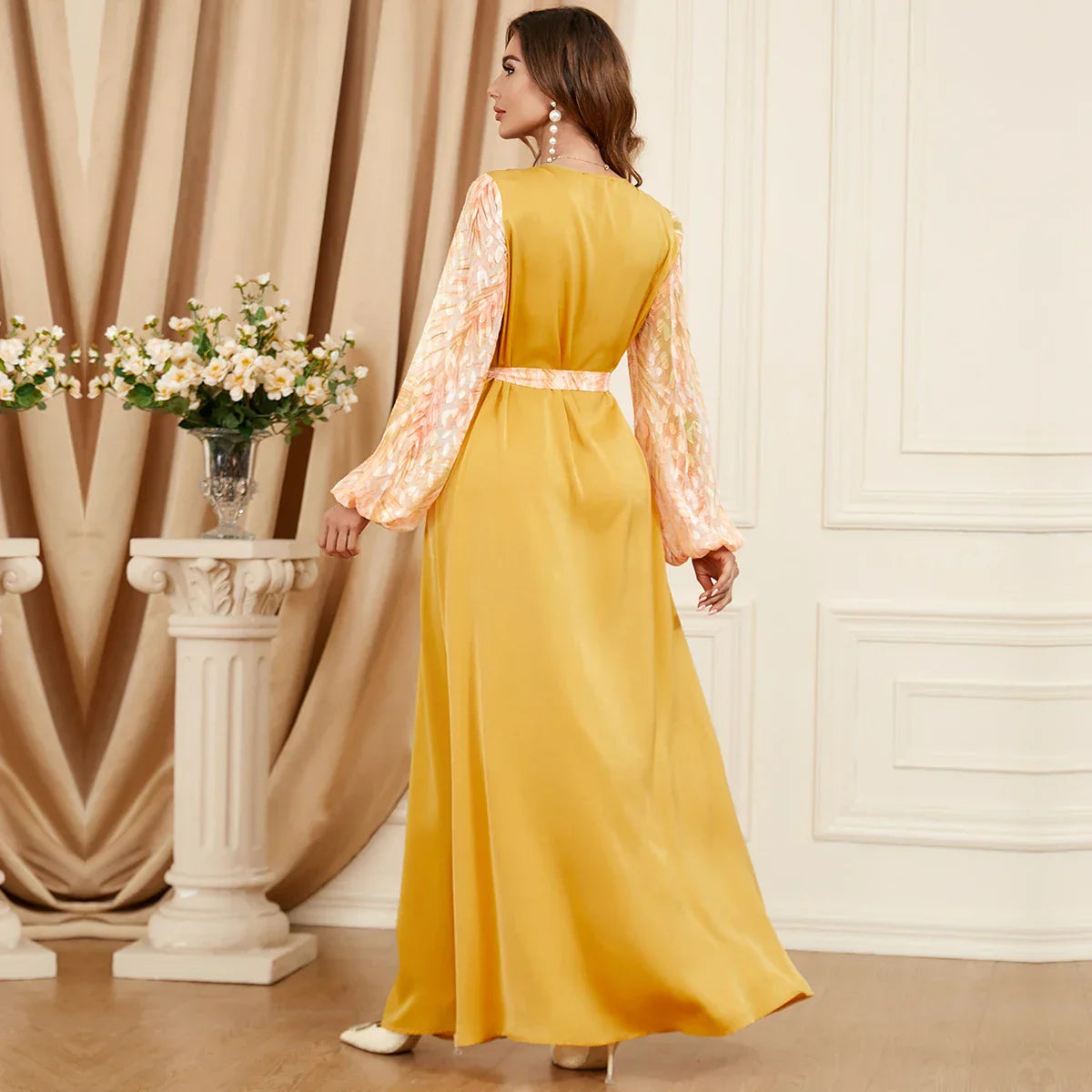 Caftán amarillo canario